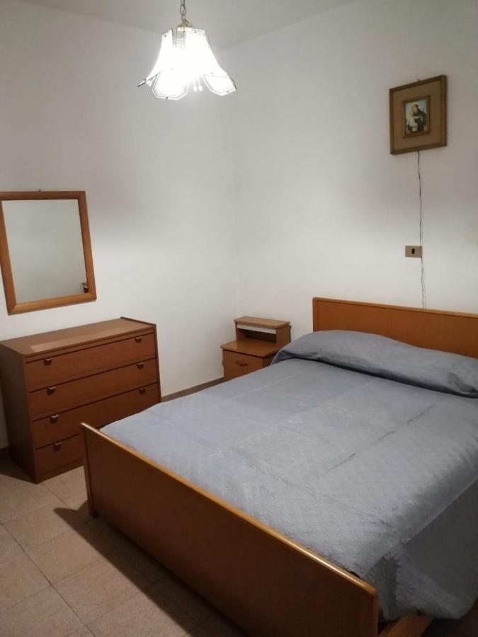 I Trecento Hotel Padula Eksteriør billede